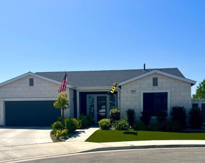 9317 majestic falls, Shafter