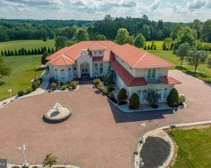 1956 Hunt Valley Rd, Lansdale