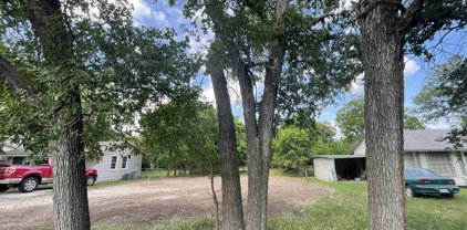 303 N Race Street, Lampasas