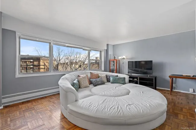 9 Fordham Oval Hill Unit#6H
