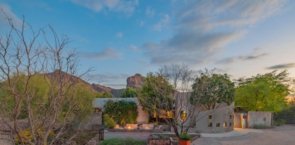 6318 N 52nd Place, Paradise Valley