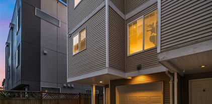 8523 Midvale Avenue N Unit #A, Seattle