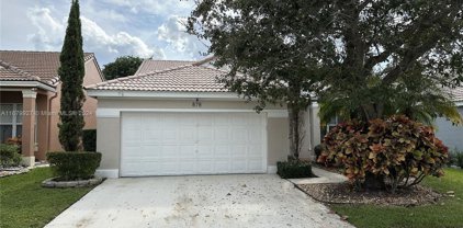 878 Briar Ridge Rd, Weston