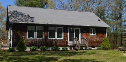 4537 Old Post  Road, Charlestown
