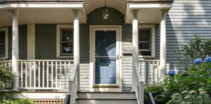574 Auburn St Unit 574, Newton
