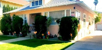 208 E Maple St, Glendale