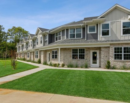810 E Foster  Road, Iowa City
