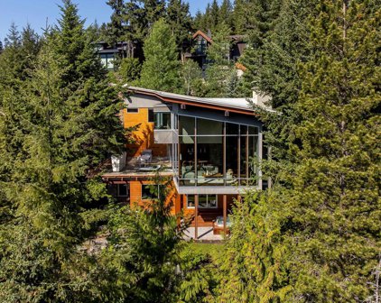 7452 Treetop Lane, Whistler