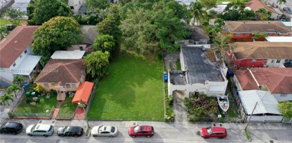 1378 Nw 32nd St, Miami
