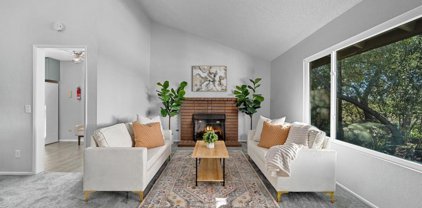 950 E Fallbrook St, Fallbrook
