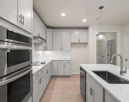 401 Emery Lane Unit 207, Sudbury