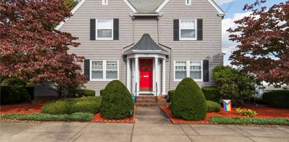119 Oak Hill Avenue, Pawtucket