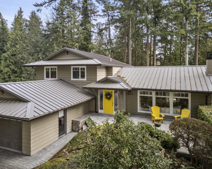 5714 Bluebell Drive, West Vancouver