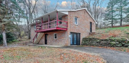 704 Taylor Rd, Windsor