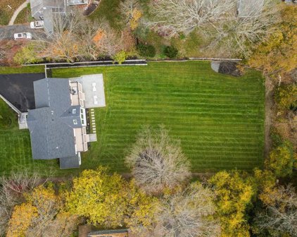 10 Longfellow Rd, Wellesley