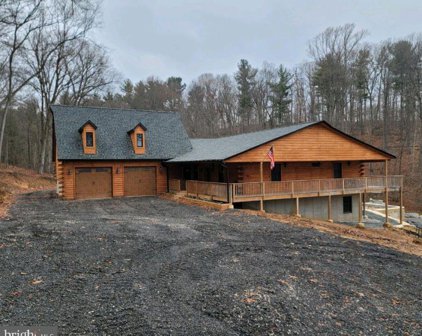285 Deer Rd, Fawn Grove