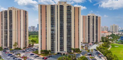 20301 W Country Club Dr Unit #528, Aventura