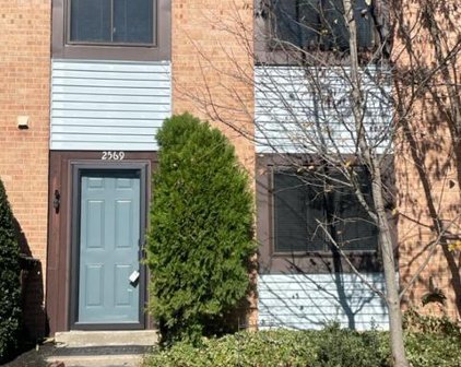 2569 Fox Ridge Ct, Woodbridge