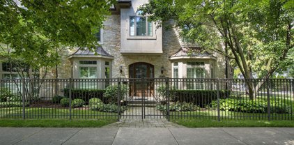 1060 Spruce Street, Winnetka