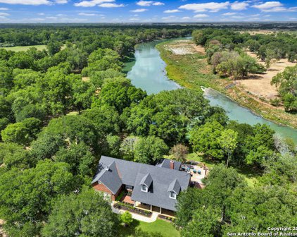 1196 Loch Ln, Seguin