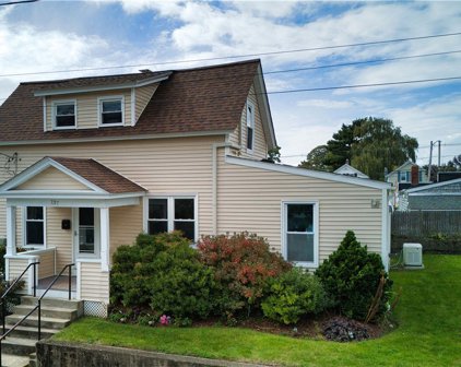 137 Earl Avenue, East Providence