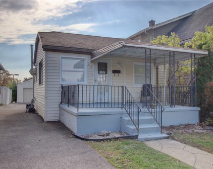 23 Litchfield Avenue, Lancaster