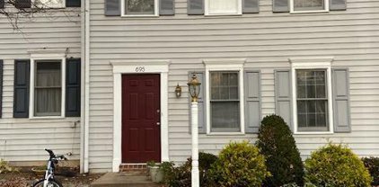 695 Topaz Dr, Lancaster