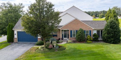 325 Steeplechase Dr, Elverson