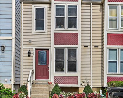 2082 Whisperwood Glen Ln, Reston