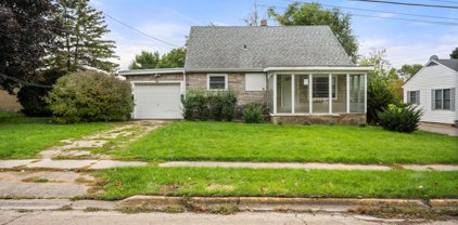 322 E Sunset Place, Dekalb