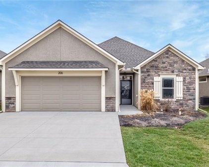 2250 Lake Pointe Drive Unit #206, Lawrence