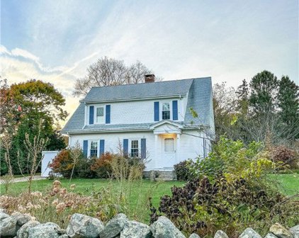 232 Willard Avenue, South Kingstown