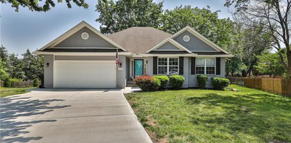 504 NE Springbrook Court, Blue Springs