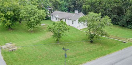 407 Hunt Club Rd, Nashville