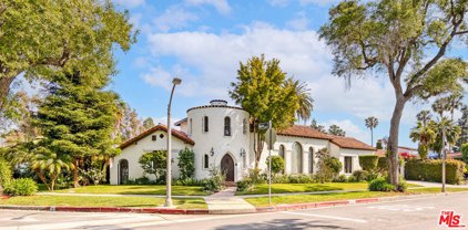 954  Schumacher Dr, Los Angeles