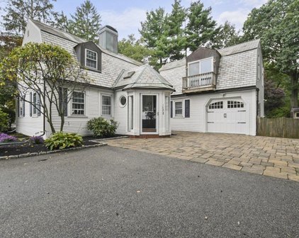 152 Hutchinson Rd, Arlington