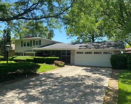 2812 S Briarwood Drive, Arlington Heights