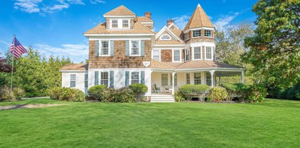 44 Bergen Lane, Blue Point