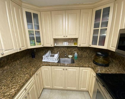 1900 W 68th St Unit #D205, Hialeah