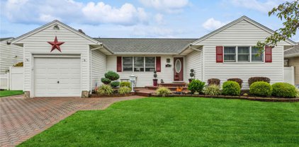 69 Cheshire Road, Bethpage