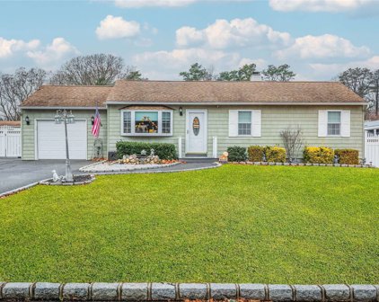 1007 Joselson Avenue, Bay Shore