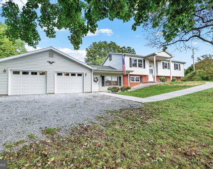 9445 Carlisle Rd, Dillsburg