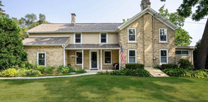 2805 North Barker Road, Brookfield
