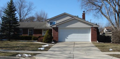 2122 N Kennicott Drive, Arlington Heights