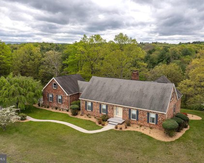 858 Winstead Rd, Berkeley Springs