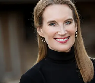 Agent Allison Benhayoune
