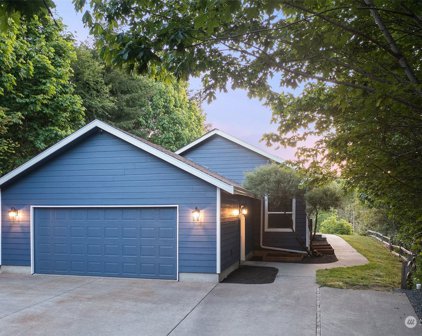 1075 Falls Drive, Bellingham