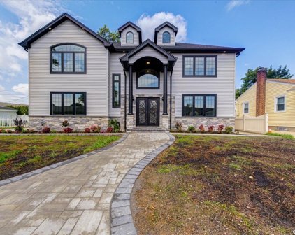 858 Prescott Street, Gibson