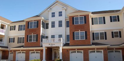 15231 Royal Crest Dr Unit #102, Haymarket