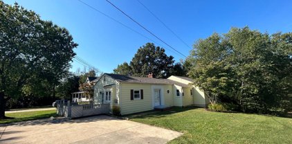 6204 Valley View Dr, Alexandria